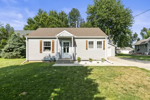606 N Frost Ave, Avoca, IA 51521
