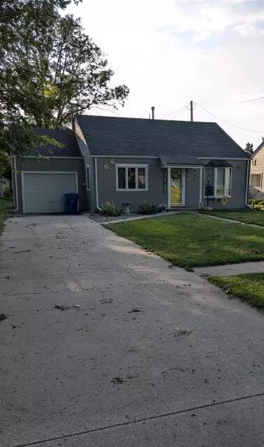 817 N Frost Ave, Avoca, IA 51521