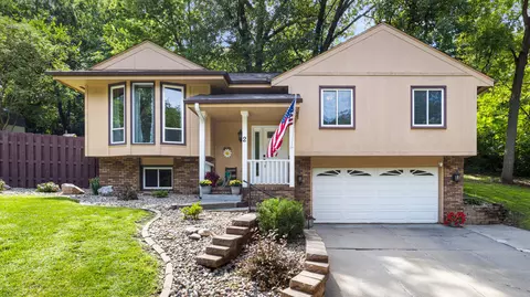 2 Scarlet Oaks Rd, Council Bluffs, IA 51503