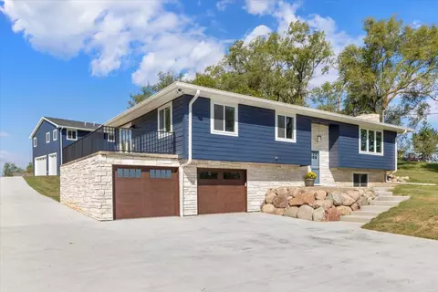 20452 Perry Rd, Council Bluffs, IA 51503