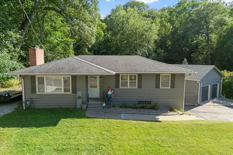 241 Delong Ave, Council Bluffs, IA 51503