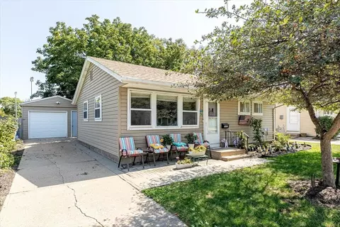 1025 N 26th St, Council Bluffs, IA 51501