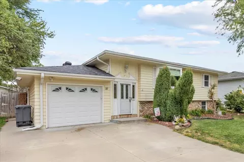 37 Wenwood Cir, Council Bluffs, IA 51501