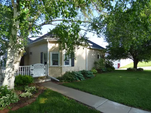 118 S Central St, Carson, IA 51525