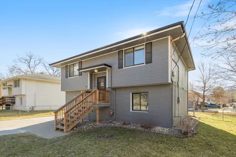 305 W Oak St, Council Bluffs, IA 51503
