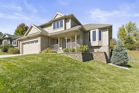 232 Canterbury Cir, Council Bluffs, IA 51503