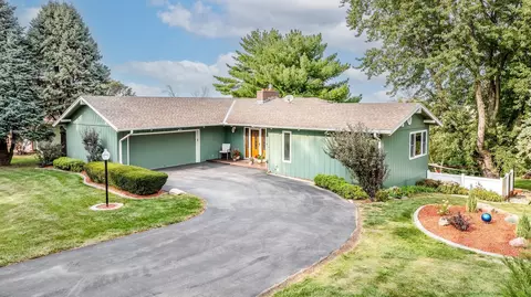 957 Oak Rd, Harlan, IA 51537