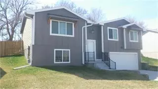 106 Maplewood Cir, Glenwood, IA 51534