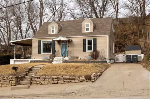 202 Midland Dr, Council Bluffs, IA 51503