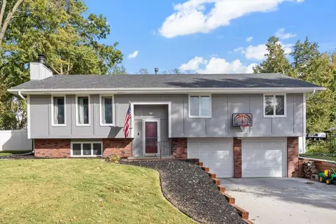 15827 Crystal Ln, Council Bluffs, IA 51503