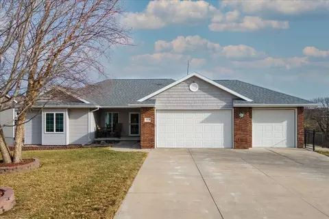 54719 Glover Rd, Glenwood, IA 51534