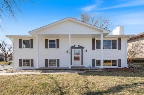 3201 Daniell St, Bellevue, NE 68123