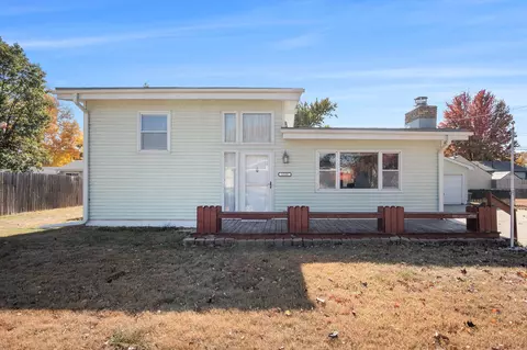 1523 Stella Ave, Carter Lake, IA 51510