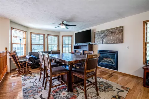 317 S Dye St, Carson, IA 51525 photo 4