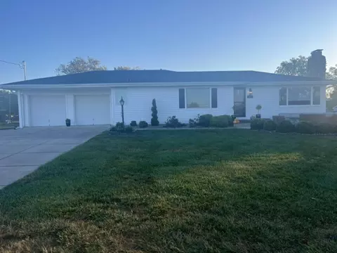 5413 Navajo St, Council Bluffs, IA 51501