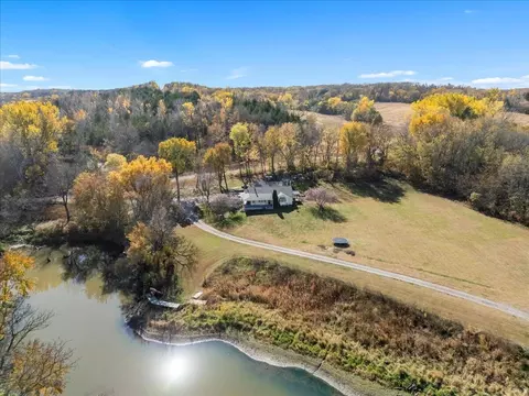 3285 Merrick Pl, Missouri Valley, IA 51555