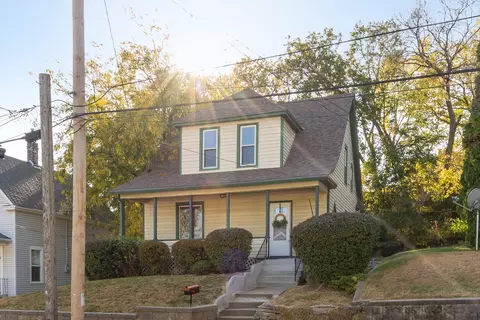236 N 1st St, Council Bluffs, IA 51503