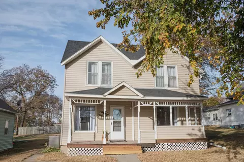 108 N Chestnut St, Avoca, IA 51521