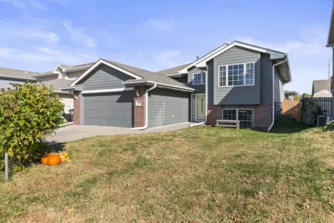 2611 S 16 St, Council Bluffs, IA 51501
