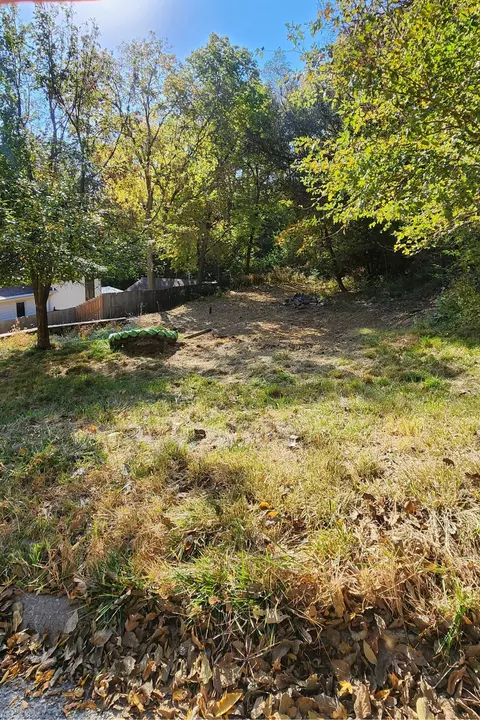 135 Hunter Ave, Council Bluffs, IA 51503