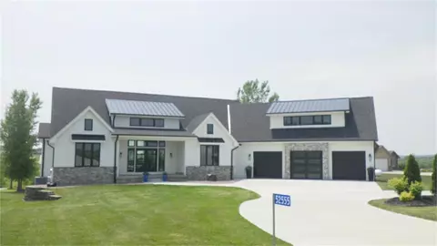 52555 229th St, Glenwood, IA 51534