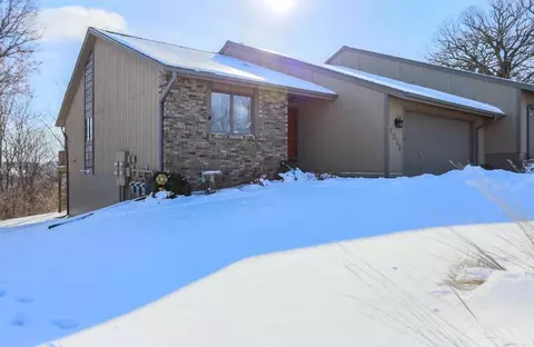1025 Arbor Ridge Circle Cir, Council Bluffs, IA 51503