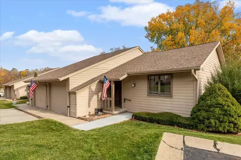 1114 Arbor Ridge Dr, Council Bluffs, IA 51503