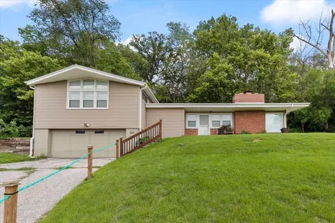 1017 Oak Park Rd, Council Bluffs, IA 51503