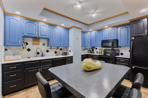 Kitchen - 514 Cipher St, Macedonia, IA 51549 photo 4 of 4