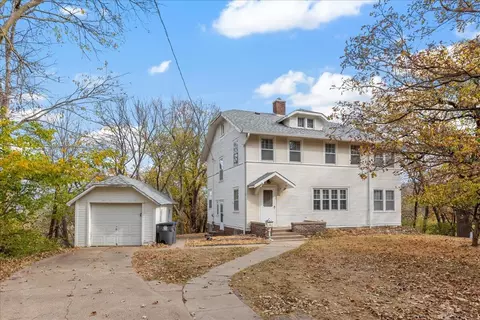 52 Grandview Ave, Council Bluffs, IA 51503