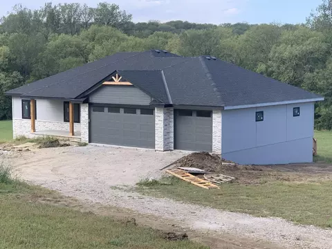 21154 205th St, Council Bluffs, IA 51503