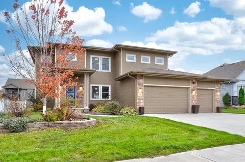 1787 Sycamore St, Council Bluffs, IA 51503