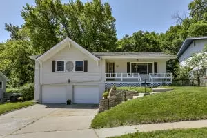 157 Zenith Dr, Council Bluffs, IA 51503