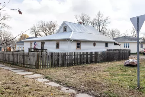 506 Center St, Shelby, IA 51570