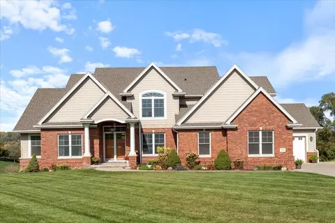 15198 Stonegate Ln, Council Bluffs, IA 51503