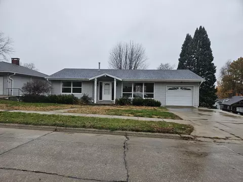 1509 N 8th St, Red Oak, IA 51566
