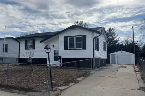 1107 Ave O, Carter Lake, IA 51510