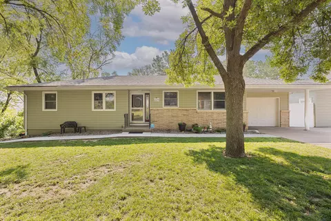 229 Wendy Heights Rd, Council Bluffs, IA 51503