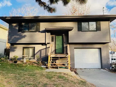 327 Logan St, Council Bluffs, IA 51503