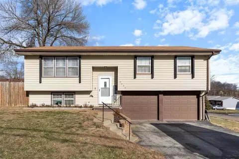 5058 Hartman Ave, Omaha, NE 68104