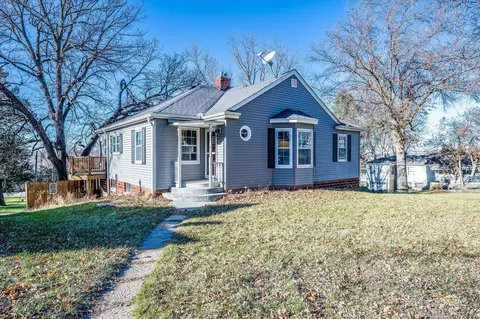712 N Chestnut St, Avoca, IA 51521