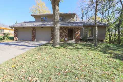 1305 Skyline Dr, Council Bluffs, IA 51503