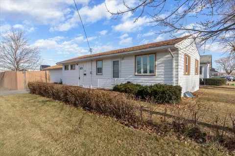125 S 32nd St, Council Bluffs, IA 51501