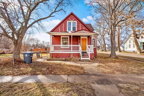 422 N 8th St, Council Bluffs, IA 51503