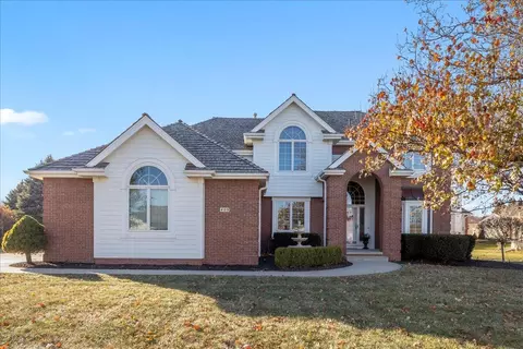 409 Golden Oaks Dr, Council Bluffs, IA 51503