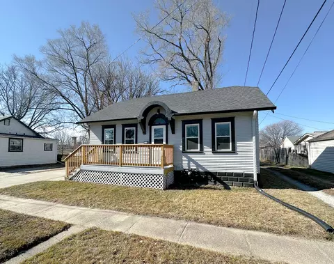 810 N 9th St, Council Bluffs, IA 51503