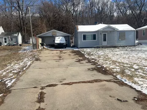 1317 Old Lincoln Hwy Hwy, Crescent, IA 51526
