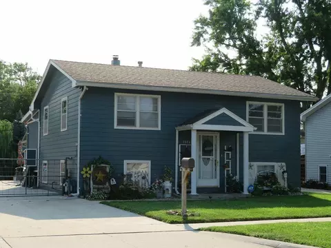 2513 S 10th St, Council Bluffs, IA 51501