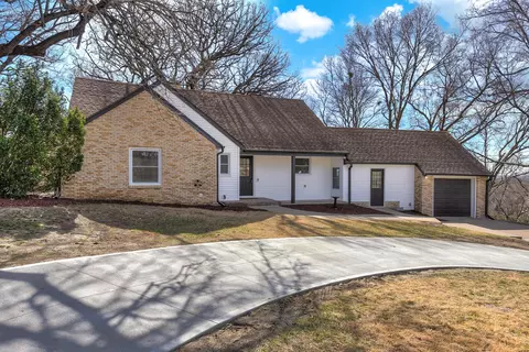 1115 Crescent Dr, Council Bluffs, IA 51503