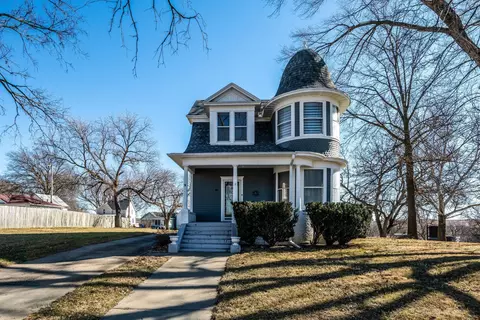 103 N Walnut St, Avoca, IA 51521